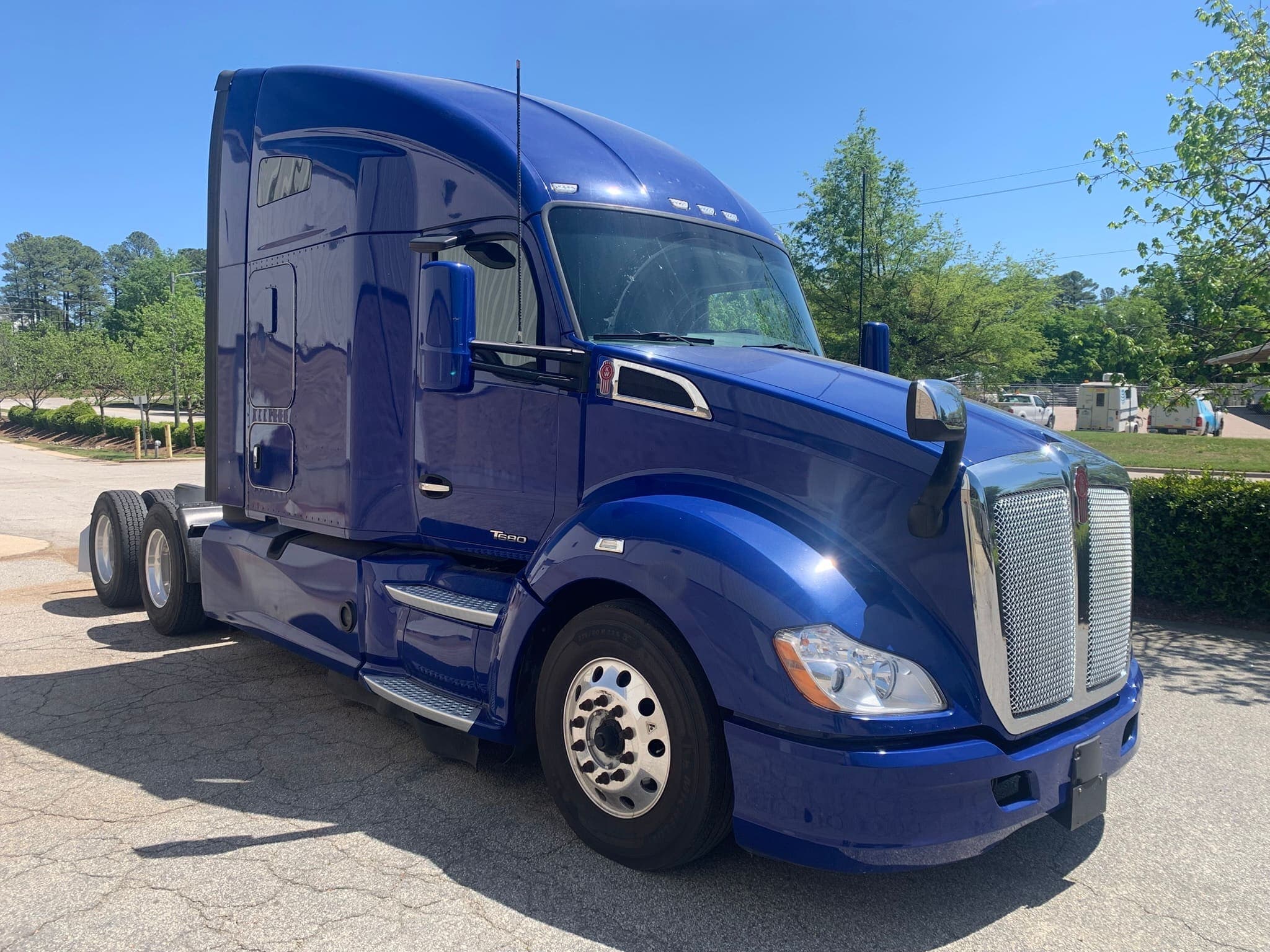 2022 Kenworth T680 Sleeper Semi Truck