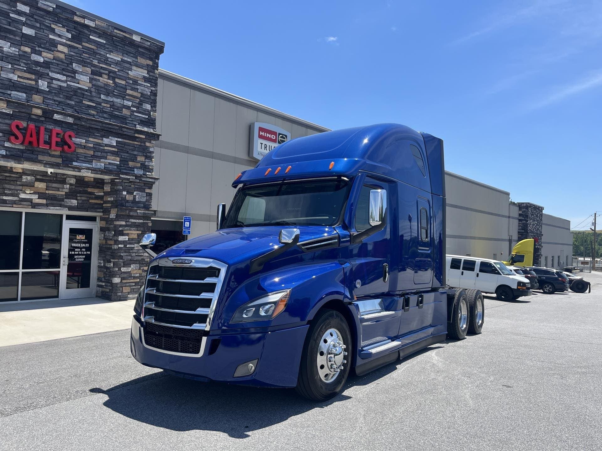 2023 Freightliner Cascadia 126 Sleeper Semi Truck