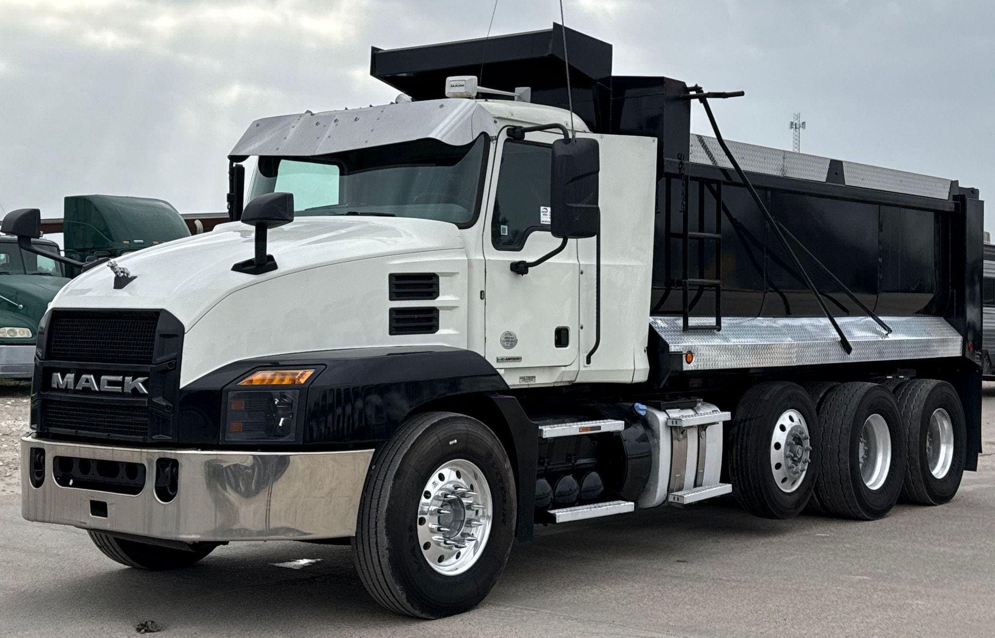 2019 Mack Anthem Tri-Axle Dump Truck